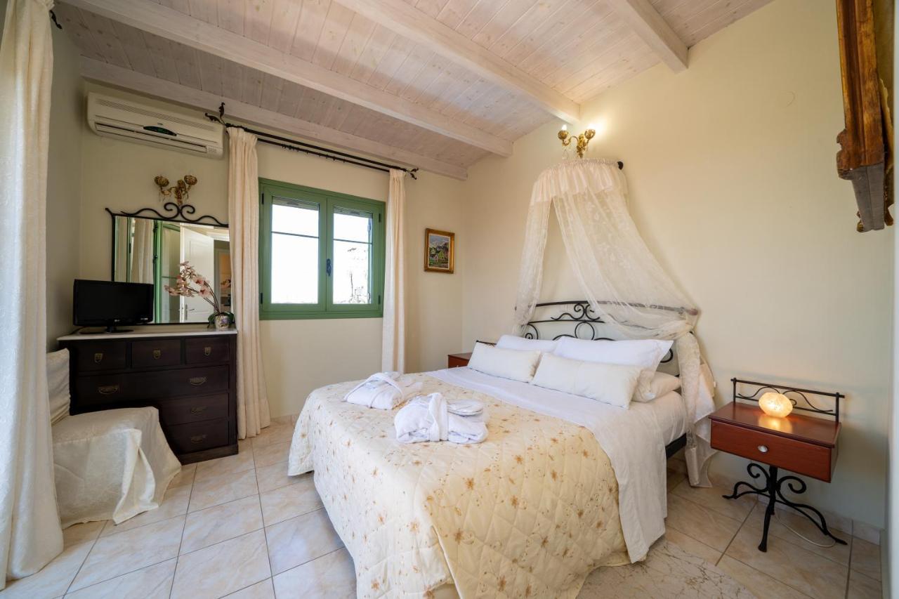 Monambeles Villas Svoronata Ngoại thất bức ảnh