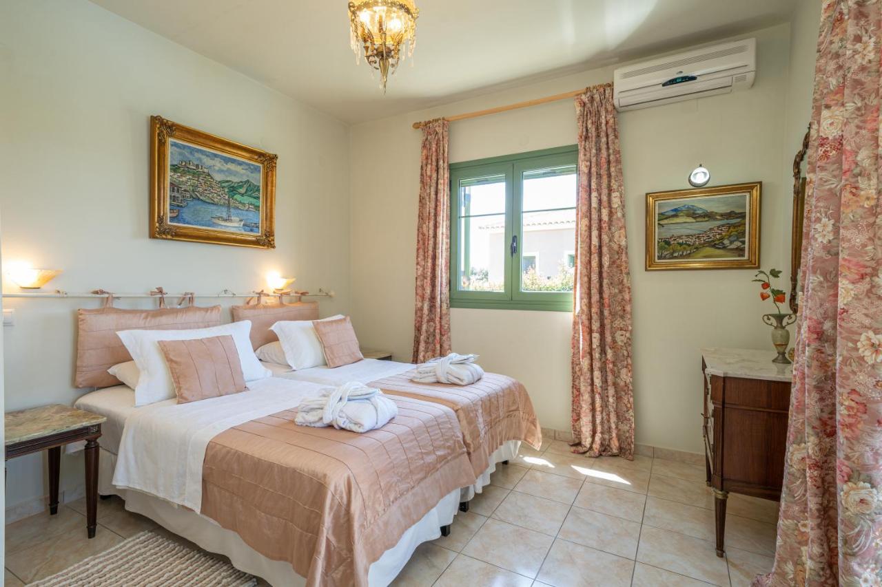 Monambeles Villas Svoronata Ngoại thất bức ảnh