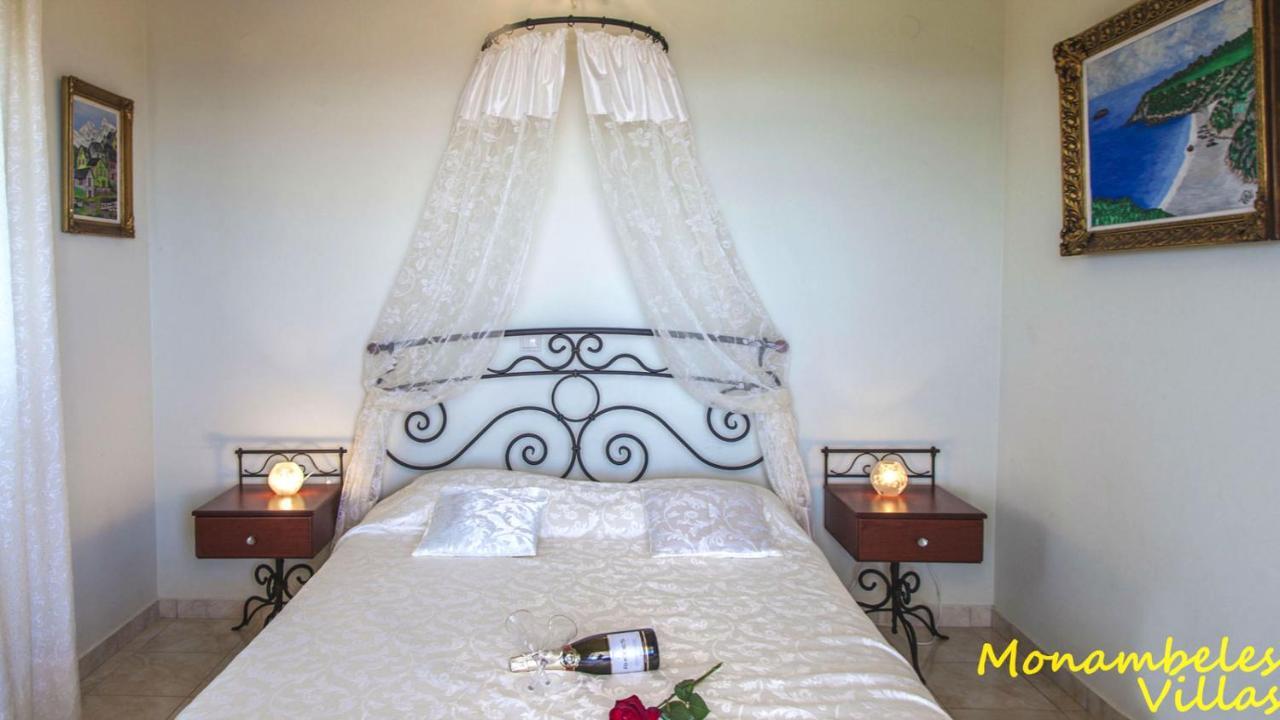 Monambeles Villas Svoronata Ngoại thất bức ảnh