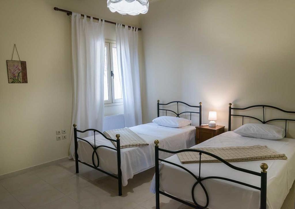 Monambeles Villas Svoronata Ngoại thất bức ảnh